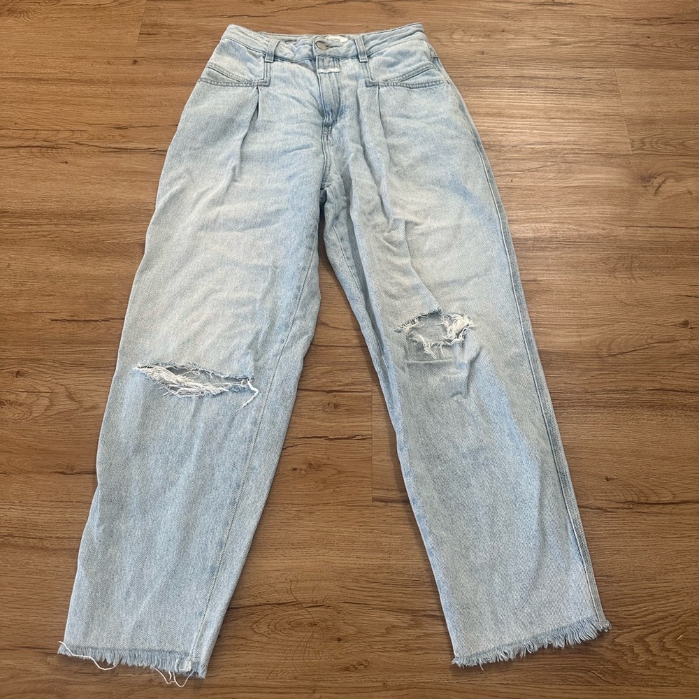 Closed Pearl A Better Blue Relaxed Tapered Jeans Light Wash Distressed Italy 25